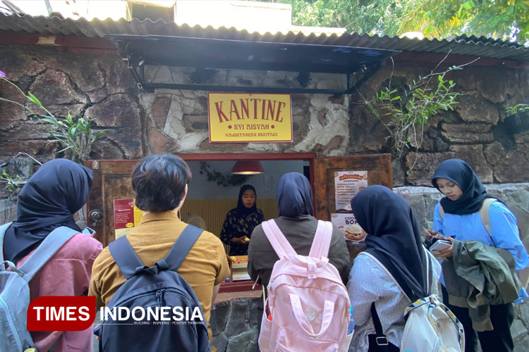 Kantine-Nyi-Aisyah-2.jpg