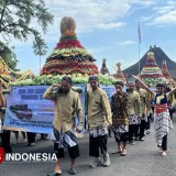 Atraksi Langit dan Ritual Adat Warnai Puncak Perayaan Dwi Abad Kabupaten Wonosobo
