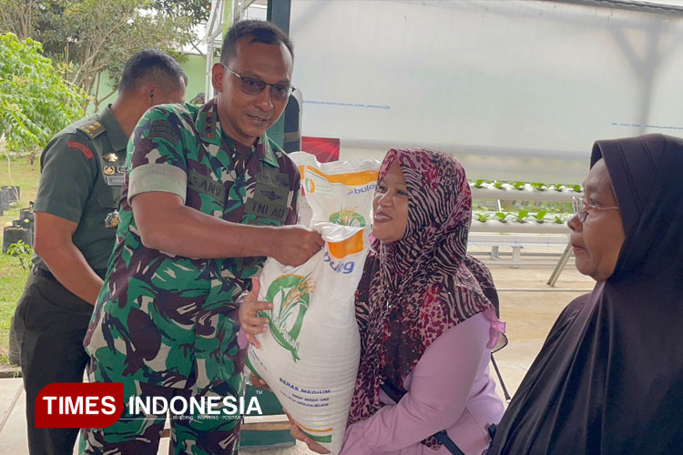 bantuan-pangan-beras-2.jpg