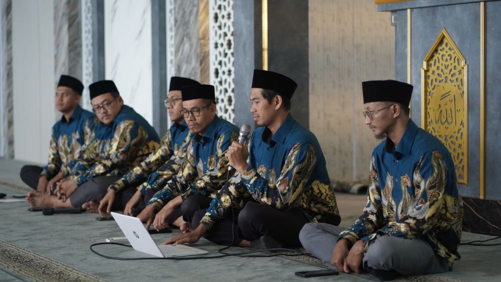 Dokumentasi penyambutan wali santri oleh pihak Pesantren.