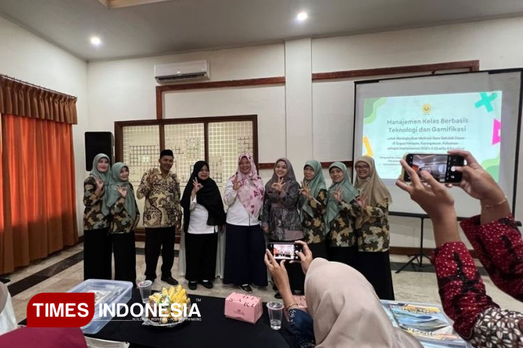 Dosen FPsi UNJ Edukasi Guru SD di Kebumen Soal Gamifikasi untuk Pembelajaran Berkualitas. (FOTO: dok. UNJ)