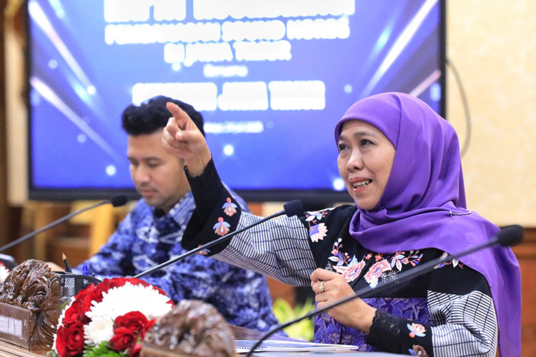 Gubernur-Khofifah-16.jpg