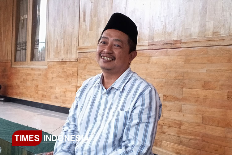 Pengasuh Ponpes Al - Hasan yang sekaligus salah satu ulama di Jember KH. Misbahul Khoiri Ali. (FOTO: M. Abdul Basid / TIMES Indonesia)