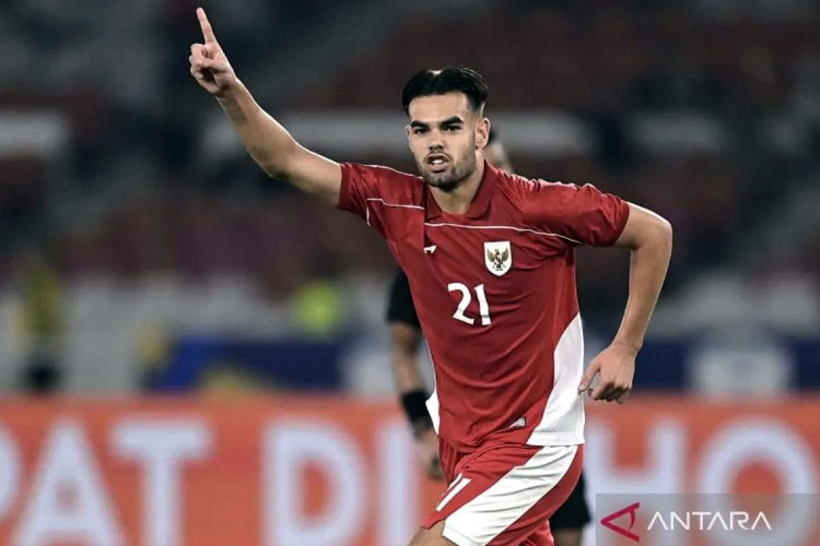 Jens Raven akan meminpin pasukan Timnas Indonesia menghadapi Thailand di semifinal Piala AFF U-23 2025 di Stadion Utama Gelora Bung Karno, Jakarta, Jumat (24/7/2025) malam nanti. (ANTARA FOTO/Dhemas Reviyanto)