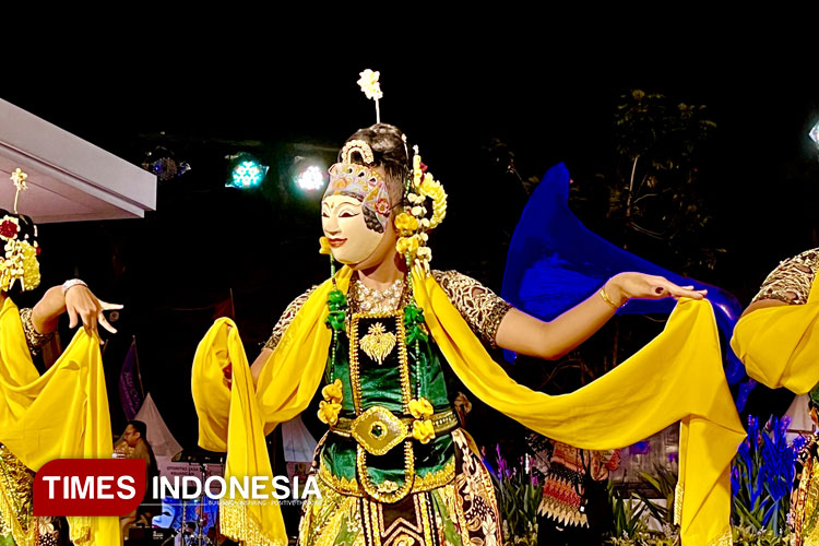 Tari Topeng Malangan Mencuri Panggung Tong Tong Night Market