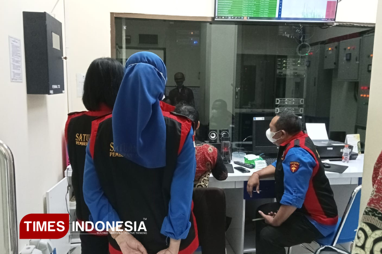 Tim-penyidik-Kejati-DIY-b.jpg