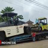Alat Berat Tiba, Warga Krucil Probolinggo Segera Nikmati Jalan Mulus