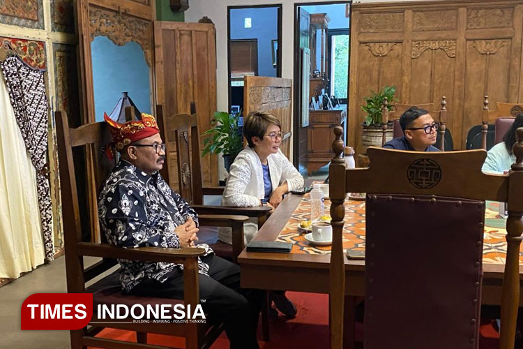 Deputi-Agustini-Rahayu-dan-Tim-KEK-Singhasari-a.jpg