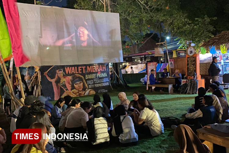 Grup-musik-tradisional-Cokekan-Putra-Mandala-b.jpg
