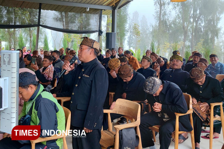 Kades Ngadas, Kecamatan Sukapura, Kabupaten Probolinggo, Jatim, berbicara di forum Mujadalah Kiai Kampung (Foto: Iqbal/TIMES Indonesia)