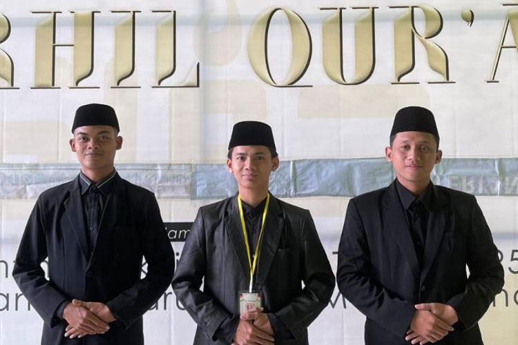 UKM JQH Unisma Malang UKM JQH UNISMA berpartisipasi dalam acara Musabaqoh Syarhil Qur’an Remaja Se - Jawa Timur yang diselenggarakan oleh Pondok Pesantren Darul Huda Mayak, Ponorogo
