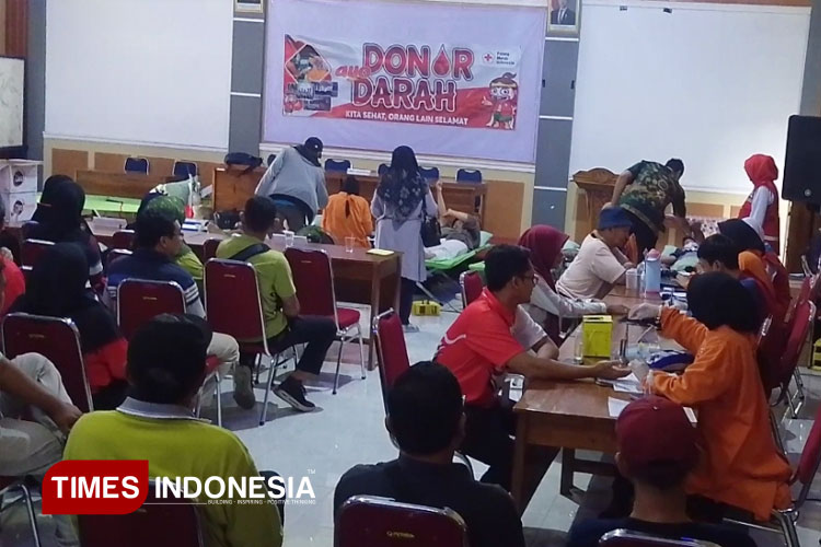 melepas-fun-walk-HUT-SMP-Negeri-3-Purwokerto-2.jpg