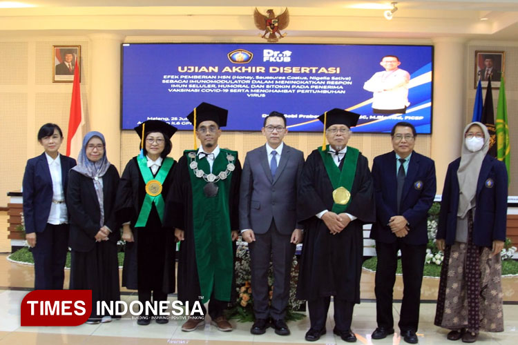 Riset HSN sebagai Pencegah COVID-19 Antarkan Bobi Prabowo Raih Gelar Doktor FK UB