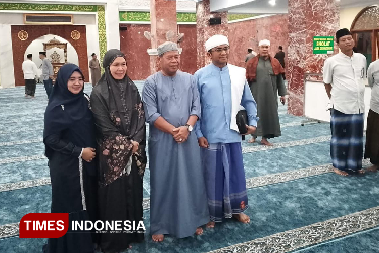 Bupati Majalengka,H Eman Suherman menghadiri kegiatan shubuh akbar. (FOTO: Jaja Sumarja/TIMES Indonesia)