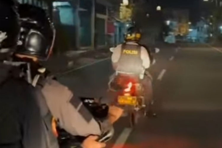 Patroli malam Polres Cianjur sasar miras dan amankan pelajar berkeliaran. (FOTO: Instagram @polres.cianjur)