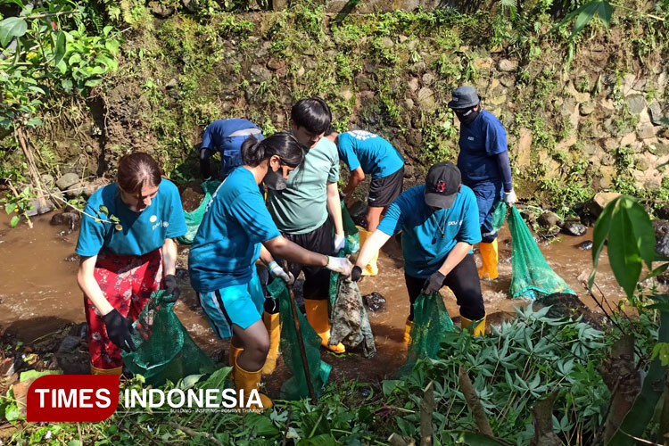 Kolaborasi Ratusan Mahasiswa Internasional Berdayakan Desa dan Lestarikan Budaya Lokal