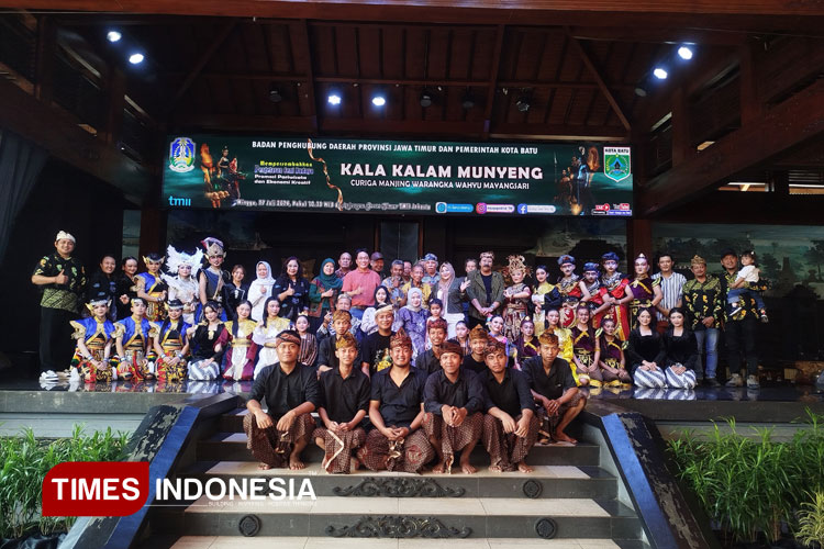 Kala Kalam Munyeng Kota Batu Memukau Penonton di TMII Jakarta