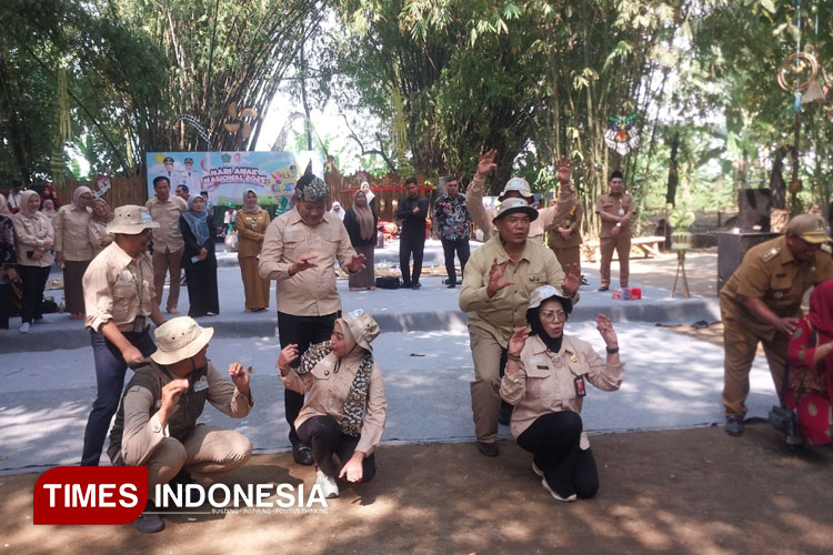 Bupati-Sidoarjo-Subandi-a.jpg