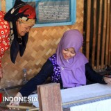 Persit Kodim 0617 Majalengka Tinjau Sentra Tenun Gadod, Dorong UMKM dan Pelestarian Budaya
