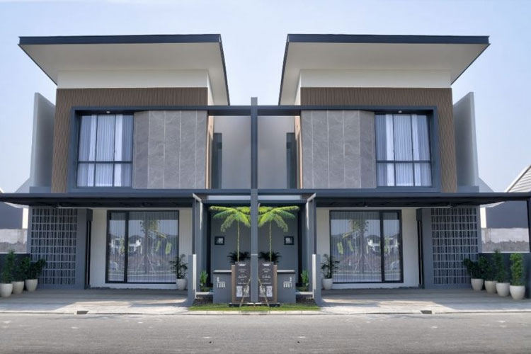 Tampak depan rumah contoh Tipe Malvidia di Kahuripan Nirwana Sidoarjo. (FOTO: Dok.Kahuripan Nirwana)