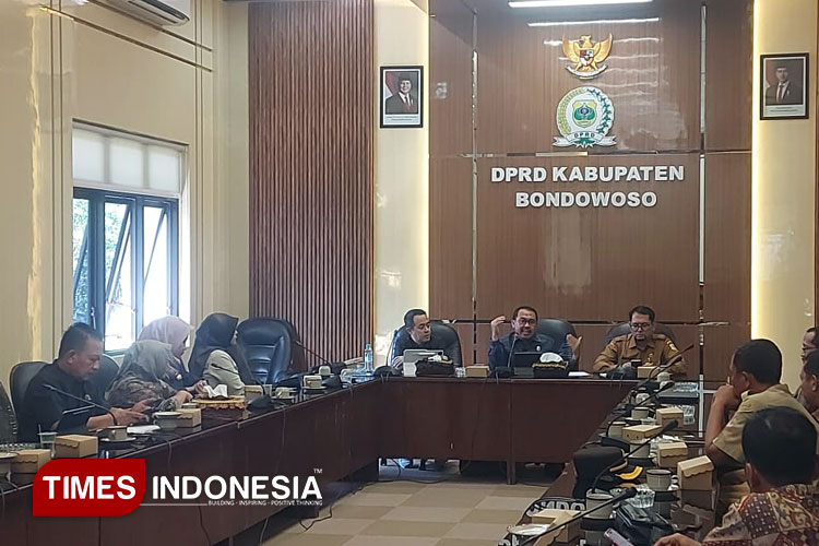 Rapat Koordinasi Pertamina bersama DPRD dan Pemkab Bondowoso dalam rangka mengatasi krisis BBM (FOTO: Moh Bahri/TIMES Indonesia)