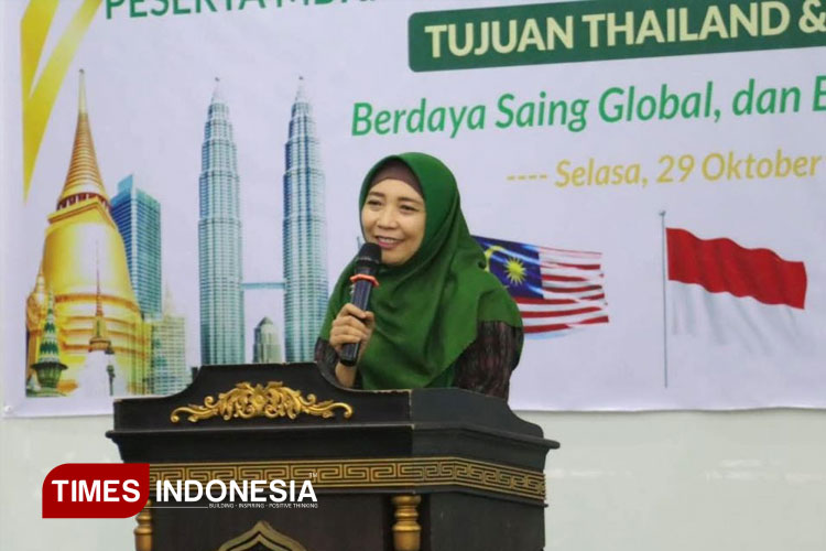 Rektor Universitas Hamzanwadi, Dr. Hj. Sitti Rohmi Djalilah.(FOTO: Humas Universitas Hamzanwadi)