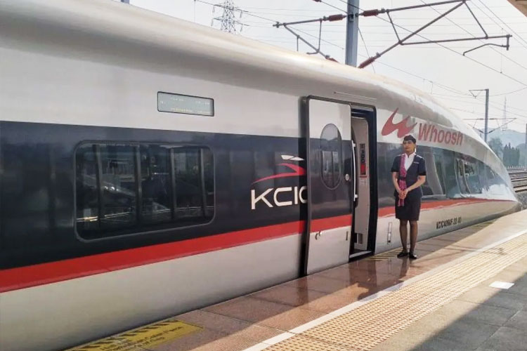 Kereta Cepat Jakarta–Bandung–Surabaya Perkuat Konektivitas dan Dorong Pertumbuhan Ekonomi