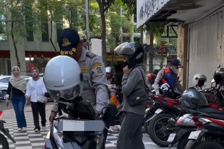 Penataan parkir di kawasan Jalan Tunjungan. (Foto: Diskominfo Surabaya)