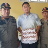Satpol PP Pacitan dan Bea Cukai Madiun Sita 50 Bungkus Rokok Ilegal di Wilayah Barat