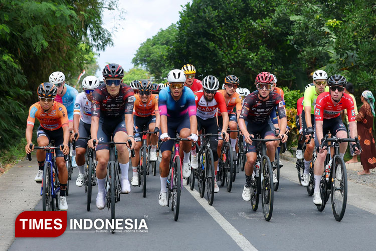 Para pembalap Tour de Banyuwangi Ijen 2025. (Foto: Humas Pemkab for TIMES Indonesia)