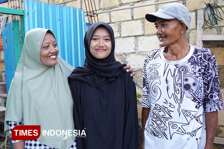 Stanggy Nirwana Putri, Anak Buruh Bangunan di Papua Lolos FK UGM (FOTO: Humas UGM for TIMES Indonesia)