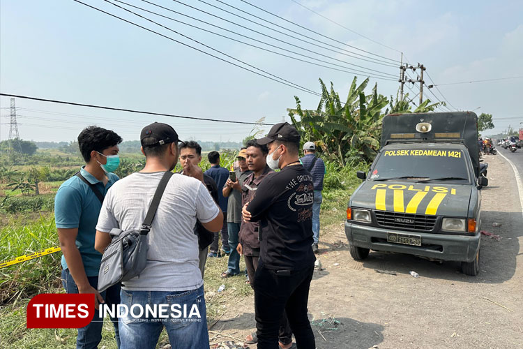 memberikan-keterangan-pers-kepada-media.jpg