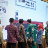 Peringati Harganas ke-32, Pemkab Lamongan Wisuda Orang Tua Hebat dan Luncurkan Simponi KB