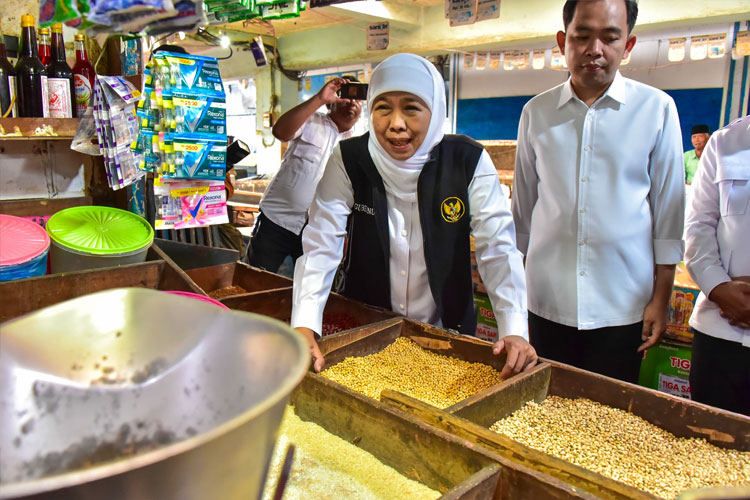 Gubernur Khofifah Tingkatkan Suplai Beras Medium, Minyakita dan Gula Pasir di Jember