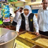 Gubernur Khofifah Tingkatkan Suplai Beras Medium, Minyakita dan Gula Pasir di Jember