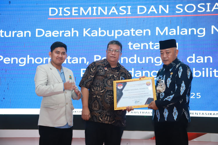 Komisi Nasional Disabilitas dan KIAT Beri Penghargaan Pemkab Malang