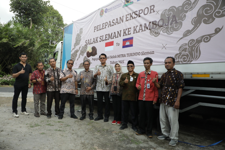 Wabup Sleman Lepas Ekspor Salak ke Kamboja, Bank Indonesia Serahkan Fasilitas untuk Petani
