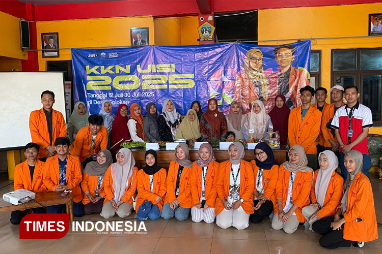 Turun ke Desa, Mahasiswa UISI Ajak Warga di Gresik Maksimalkan Produk Olahan Bandeng