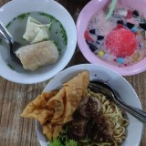 Depot Pangsit Mie Bromo Pojok, Tempat Favorit Pecinta Mie di Malang