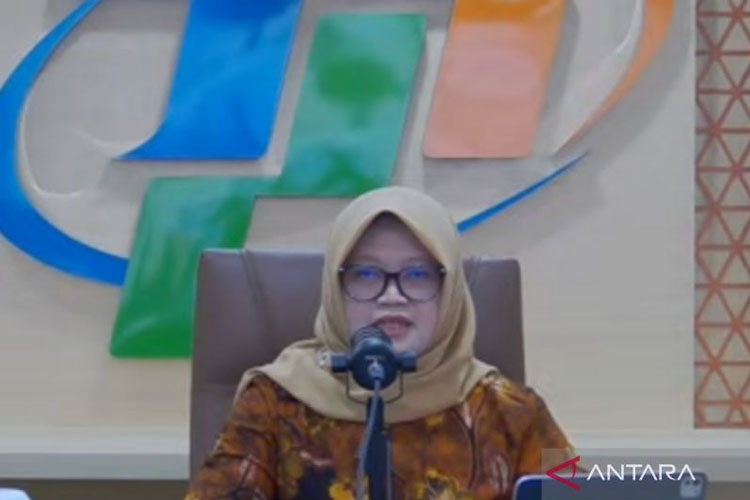 Deputi Bidang Statistik Distribusi dan Jasa Badan Pusat Statistik (BPS) Pudji Ismartini dalam konferensi pers di Jakarta, Jumat (1/8/2025). (Foto: Antara/Maria Cicilia Galuh)