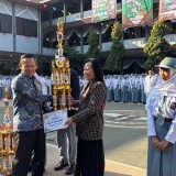 Disarpus Banjarnegara Serahkan Penghargaan Juara Lomba Resensi Buku Koleksi Perpusda