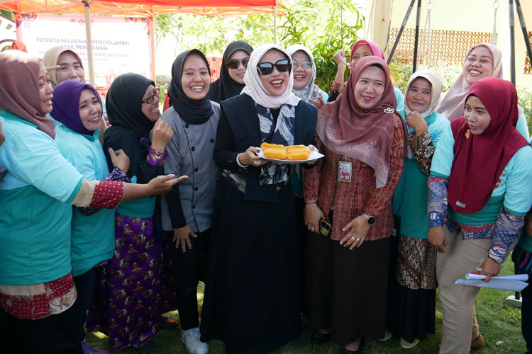 Wabup Mimik Idayana Ajak Emak-Emak Sidoarjo Lawan Stunting Lewat Olahan Ikan Lele