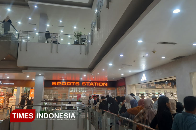 Heboh Antrean Mengular 10 Meter Lebih di MOG Malang, Ternyata Warga Berebut Diskon