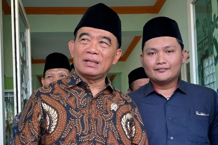 Prof Muhadjir Effendy Letakkan Batu Pertama Masjid PCM Sukodono