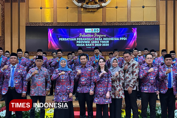Gubernur Khofifah Siap Perjuangkan Status Kepegawaian Perangkat Desa