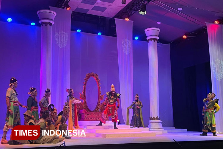 ‘Darpana’ Ketika Panggung Teater Menjadi Cermin Jiwa di Jombang
