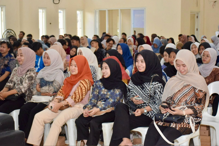 Bupati-Lamongan-Yuhronur-Efendi-c.jpg