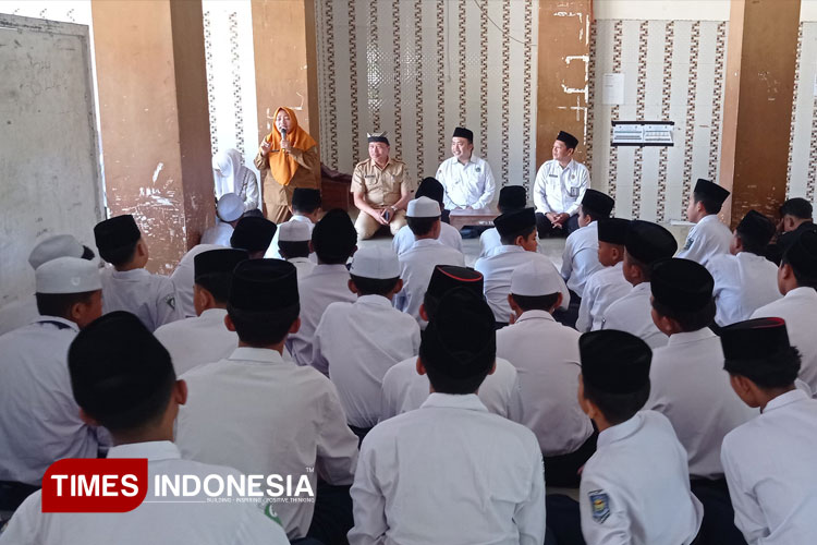 Jamin Kesehatan Santri, Dinkes Banyuwangi Edukasi Ponpes Kelola Dapur Secara Higienis