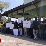 Puluhan Jurnalis Bondowoso Gelar Aksi, Kecam Kekerasan terhadap Wartawan di Situbondo