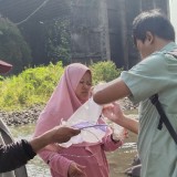 Peneliti Asal Banyuwangi Pimpin Riset Tentang Potensi Cemaran Mikroplastik di Sungai Bedadung Jember